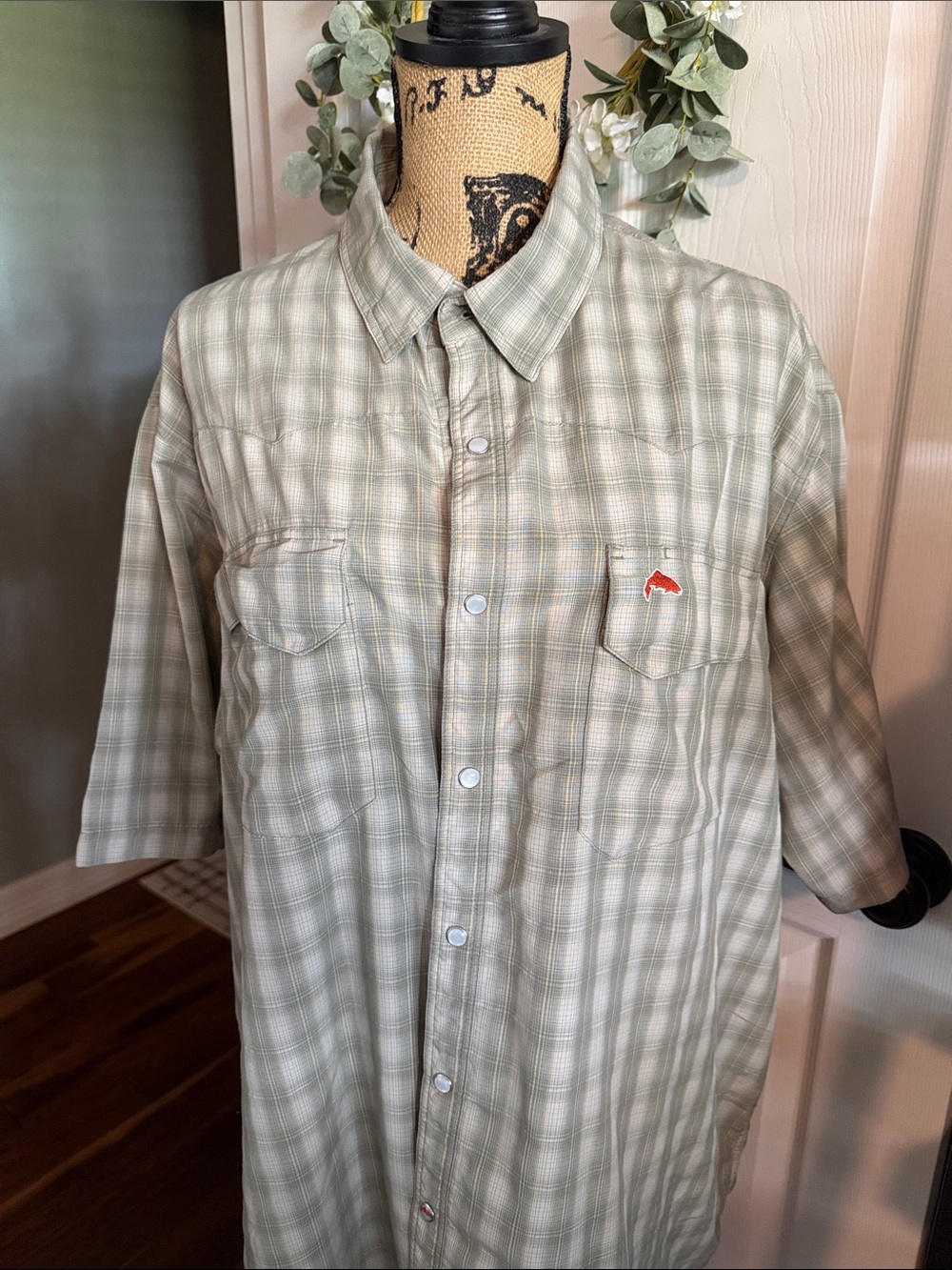 Men's SIMM Short-Sleeve Plaid Button-Up Fishing Shirt in Light Sage